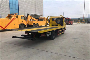 霞云岭非事故拖车