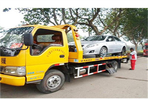 霞云岭附近24小时汽车拖车服务热线