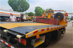 霞云岭附近拖车电话号码服务